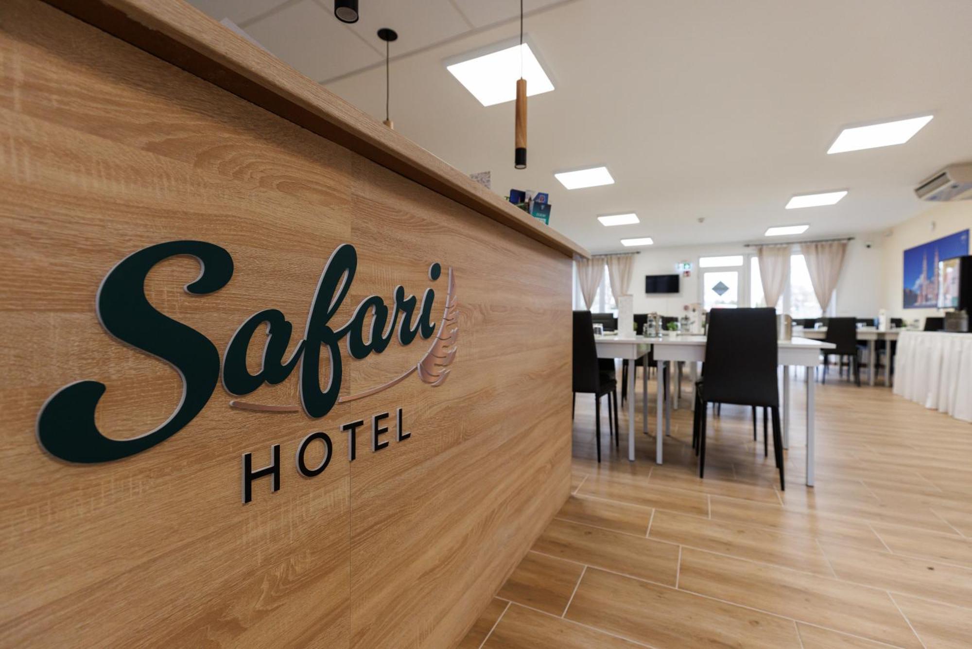 Safari Hotel Szeged Exteriör bild