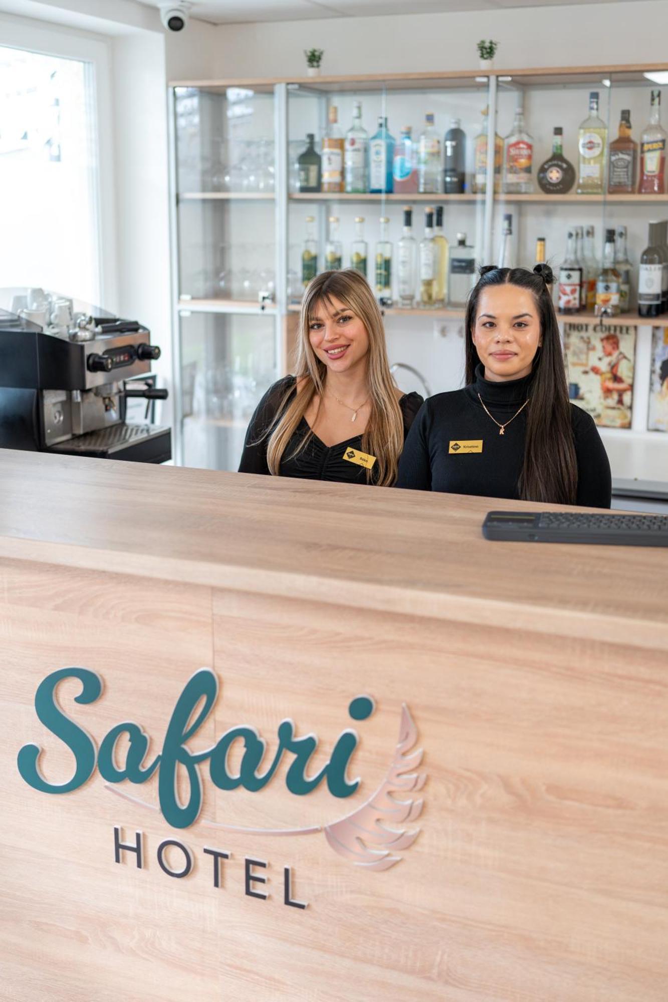 Safari Hotel Szeged Exteriör bild